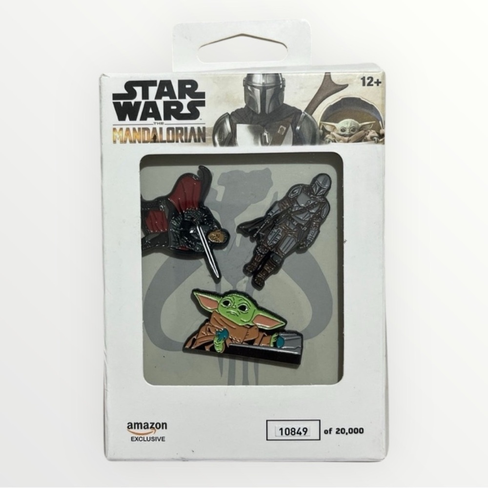 Star Wars Mandalorian Amazon Excludive Pins set of 3
